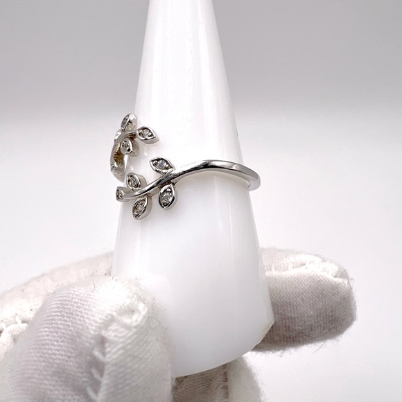 Sale $18 Firm! .925 Sterling Silver Cz Leaf Ring - Picture 5 of 17